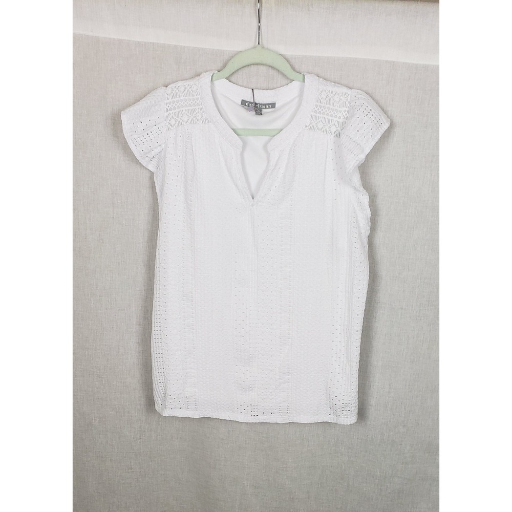 Daniel Rainn White Eyelet Flutter Sleeve Split V-Neck Blouse M Romantic Summer